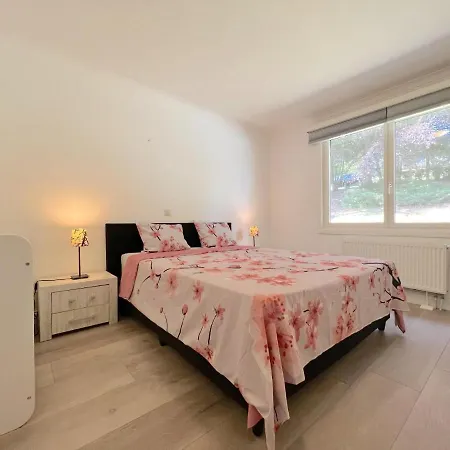 Devant Les Thiers Tatil Evi *